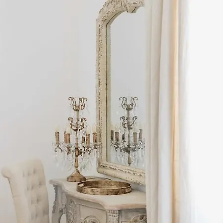 The West Wing, Chateau De La Couronne * Marthon