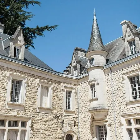The West Wing, Chateau De La Couronne Marthon